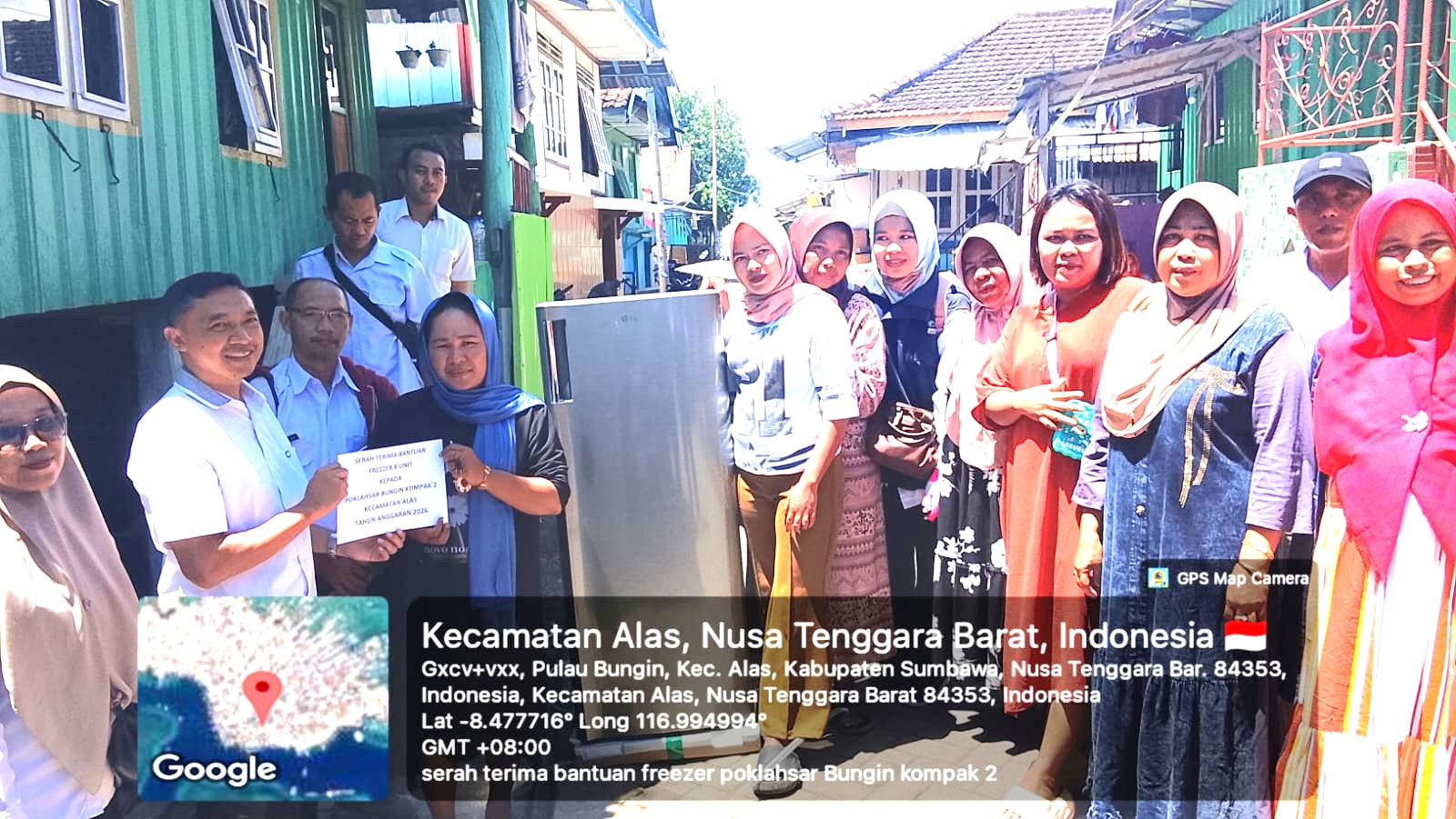 DUKUNG HILIRISASI, DKP SUMBAWA SERAHKAN 8 UNIT FREZEER BUAT POKLAHSAR